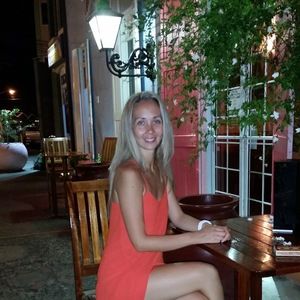 Meet your Posher, Elena